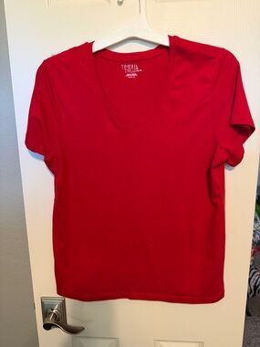Time and Tru Women's Bright Red V-Neck Short Sleeve Tee
